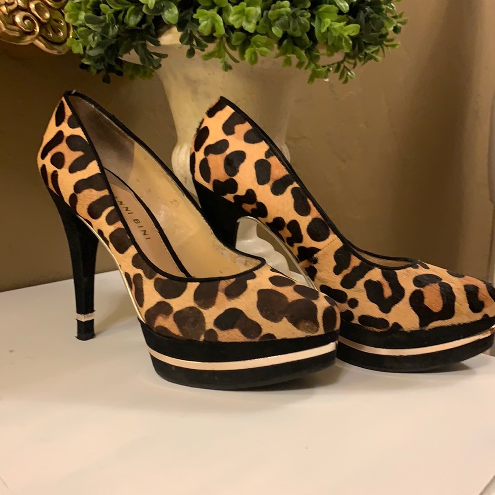 Gianni Bini •Faux Fur leopard/ Cheetah heels